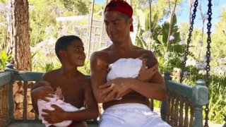 Πολλά    παιδιά    θέλει    ο   Κριστιάνο   Ρονάλντο