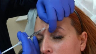 Η Σίσσυ Χρηστίδου κάνει botox μπροστά στην κάμερα (ΒΙΝΤΕΟ)