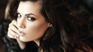 Ο σέξι «τυφώνας» Μαρία Κορινθίου... ξαναχτυπά! (ΦΩΤΟ)