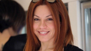 Η Μαριάντα Πιερίδη κολάζει με το ντεκολτέ της (ΦΩΤΟ)