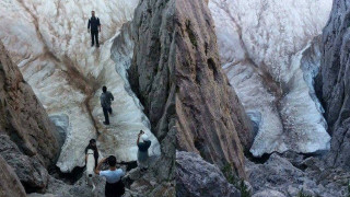 Tο μέρος στην Κρήτη που το... χιόνι δε λιώνει ποτέ! (ΒΙΝΤΕΟ)