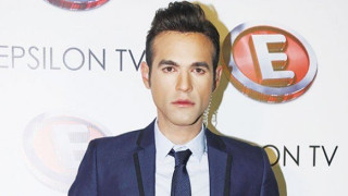 Με... Ντένη Μαρκορά το νέο τρέιλερ του Μένιου Φουρθιώτη (ΒΙΝΤΕΟ)