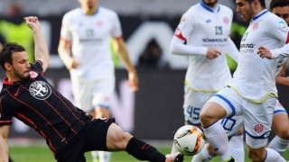 Εβγαλε χαρακτήρα                               η Άιντραχτ Φρανκφούρτης