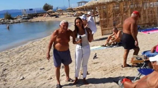 Την έπεσε στη ρεπόρτερ του ΣΚΑΪ στον αέρα! «Έτσι μωράκι μου…» (video)