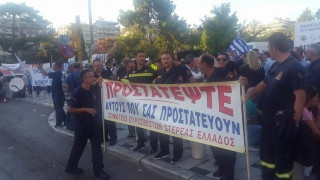 ΕΚΤΑΚΤΟ: Σε εξέλιξη συγκέντρωση ενστόλων στο κέντρο της Θεσσαλονίκης