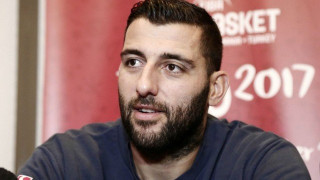 Μπουρούσης: «Σαν να μην υπάρχω στο γήπεδο, πάμε να κερδίσουμε»