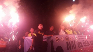 ΕΚΤΑΚΤΟ: Με πυρσούς & συνθήματα η πορεία των ενστόλων στο ΥΜΑΘ -ΒΙΝΤΕΟ