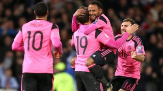 Στο χέρι της                                                   Σκωτίας