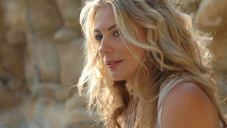 Η Σμαράγδα Καρύδη σε           αφήνει κάγκελο (pics)