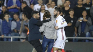 ΑΠΙΣΤΕΥΤΟ: Οπαδός με  μαχαίρι  κινήθηκε προς  τον  Ισκο!