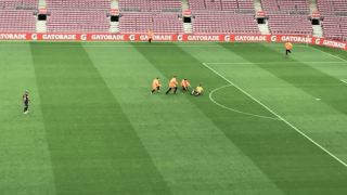 ΕΓΙΝΕ ΚΙ ΑΥΤΟ: Εισβολή οπαδού σε ματς κεκλεισμένων των θυρών