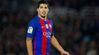 Ο Λουίς Σουάρες έσκισε τη φανέλα κι έφυγε από το γήπεδο (video)