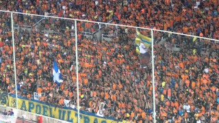 Εκπληκτικό πανό των φίλων του ΑΠΟΕΛ για τα μάρμαρα του Παρθενώνα