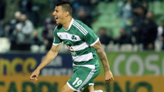 «Δένει» Καρέλη