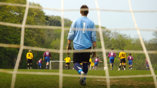 Τερματοφύλακας έμεινε παράλυτος μετά από βολέ