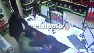 Σοκαριστικό BINTEO από ληστεία σε βενζινάδικο στη Θεσσαλονίκη