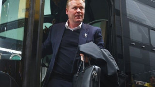 Koύμαν,                       περιμένει ένα… πούλμαν