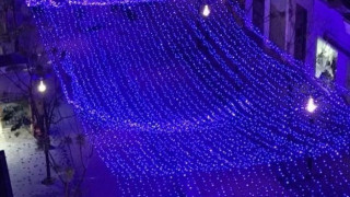 Στο κλίμα των Χριστουγέννων και ο πεζόδρομος της Αγίας Σοφίας (ΦΩΤΟ)