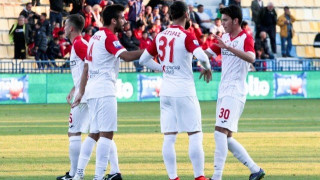 Εντός... μπάζει,          εκτός              μαγεύει!