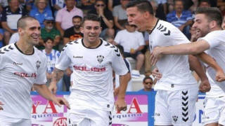 Εχει θέμα στη                                            μεσαία γραμμή