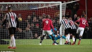 Με ανατροπή           στη δεύτερη θέση η Γιουνάιτεντ