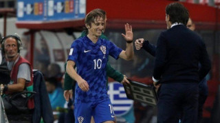 Sun: «Οι Έλληνες σημάδευαν τον Μόντριτς     με λέιζερ»