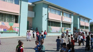 Στο σχολείο θα μένει η τσάντα των μαθητών μία Παρασκευή τον μήνα