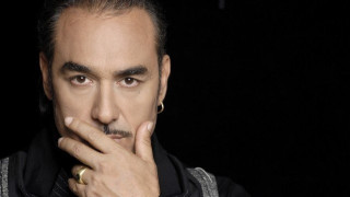 Ο Νότης Σφακιανάκης απαντά για τη σάτιρα των Ράδιο Αρβύλα (ΒΙΝΤΕΟ)