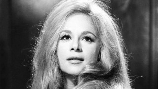 «Μου ζήτησε η Αλίκη να πάω μαζί της, γιατί θα τη γιούχαραν» (ΒΙΝΤΕΟ)