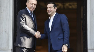 Έριξε      τους τόνους ο Ερντογάν στη συνάντηση με Τσίπρα