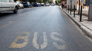 Θεσ/νίκη: Πάσαλοι για την παράνομη στάθμευση ΙΧ στις λεωφορειολωρίδες