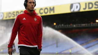 Γλυκοκοιτάζει                Φαν Ντάικ η Μπαρτσελόνα