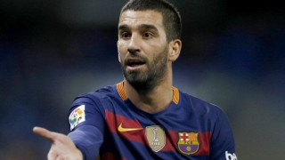 Παίζει...του Αρντά για                        Μίλαν