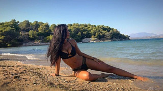 Ελληνίδα τραγουδίστρια αναστατώνει τις πίστες! (pics)