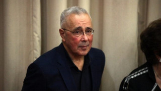 Οπαδοί ΠΑΟΚ σε Ζουράρι: «Πρωταθλητή σε θέλουμε κι όχι Υπουργό» (vid)