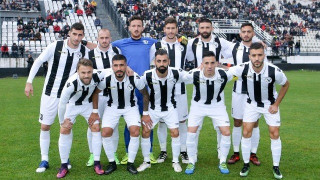 Ξανά στο προσκήνιο                         ο Μάκαριτς