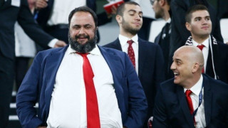 Πατέρας ξανά ο                           Μαρινάκης