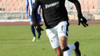 Σπάει                τα    κοντέρ σε 18           αγώνες