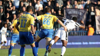 Ο Βαρούχας          δικαιώνει  τον ΠΑΟΚ  για... δύο πέναλτι!