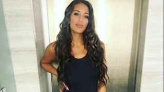 Αυτή είναι η καυτή                σύντροφος του Γουίλτζερ
