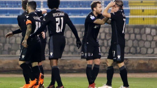 Πείθει    ο ΠΑΟΚ μεν,  δεν       φθάνει    αυτό δε…