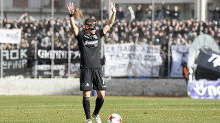 «Στενό μαρκάρισμα»                       στον Πέλκα!