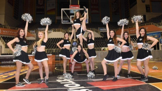 «Μας δίνει ώθηση η ομάδα όταν κερδίζει, είναι θερμοί οι οπαδοί» (vid)