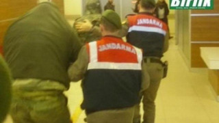 Πατέρας Έλληνα στρατιωτικού: «Δεν τους έχει ασκηθεί βία»