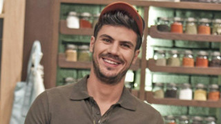 Το νέο επιχειρηματικό βήμα του Άκη Πετρετζίκη στη... Θεσσαλονίκη!