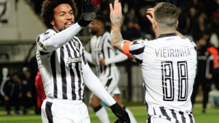 Ενα πρωτάθλημα παίζει ο                       ΠΑΟΚ