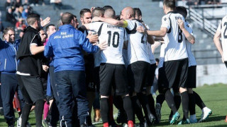 Ξανά προς τη Δόξα τραβά, σαρωτικός ο       Απόλλων!