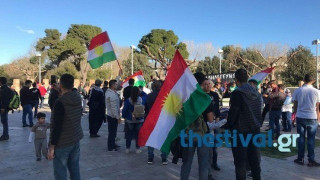 Συγκέντρωση διαμαρτυρίας Κούρδων στο Λευκό Πύργο για το Αφρίν
