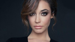 Τα... μαζεύει η Παπαγγελή μετά τον σάλο και τη διαγραφή της