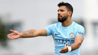 Χάνει Λίβερπουλ,                    προλαβαίνει Μάντσεστερ;